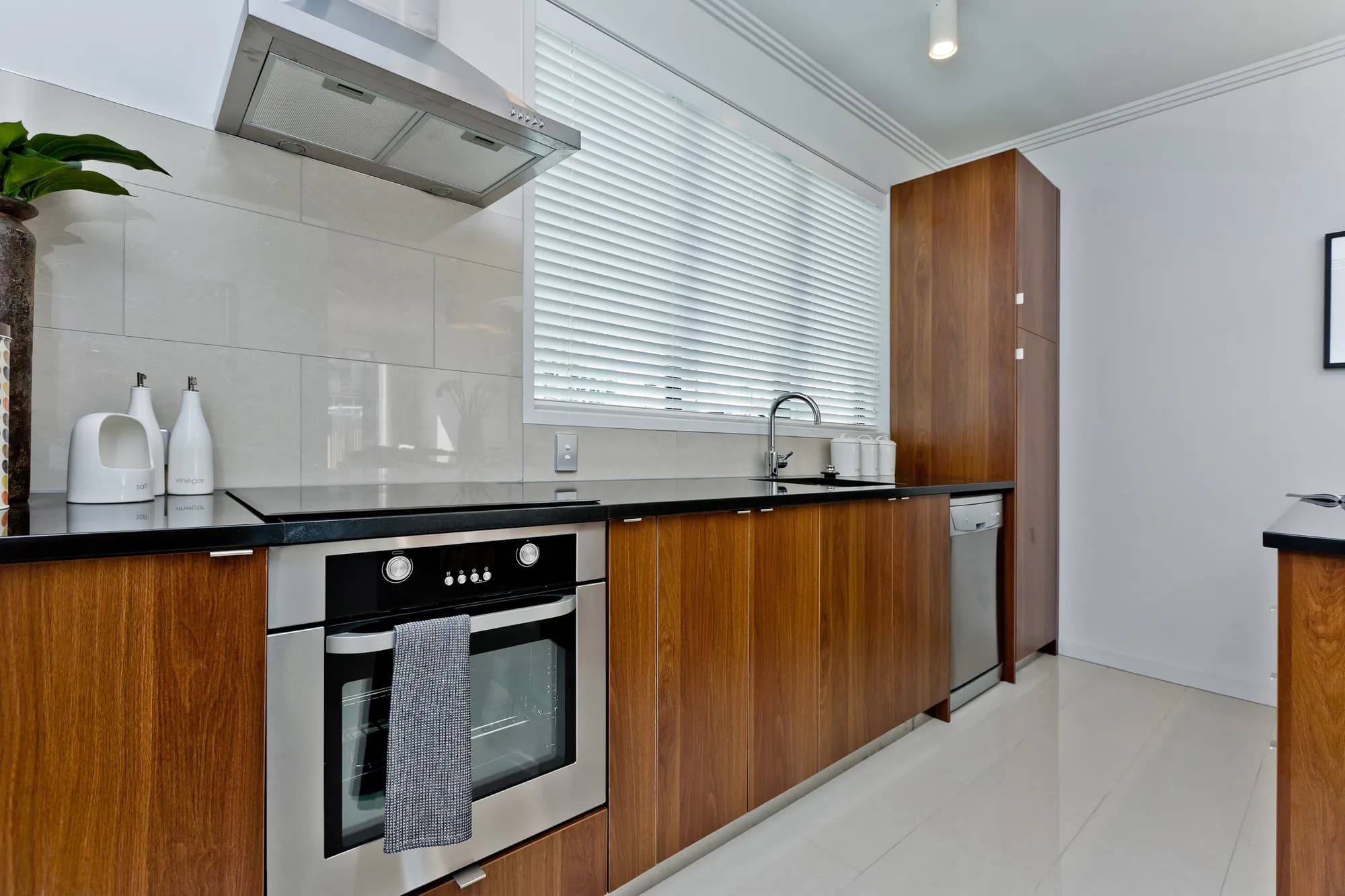 Norwood Drive, Flat Bush — image 2 of 6