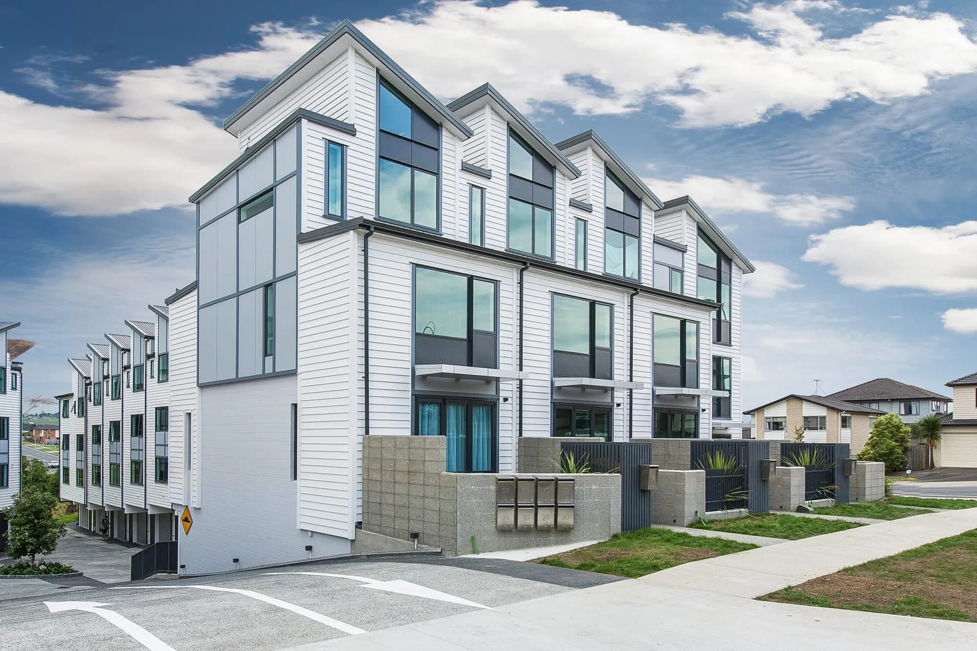 Norwood Drive, Flat Bush — image 3 of 6